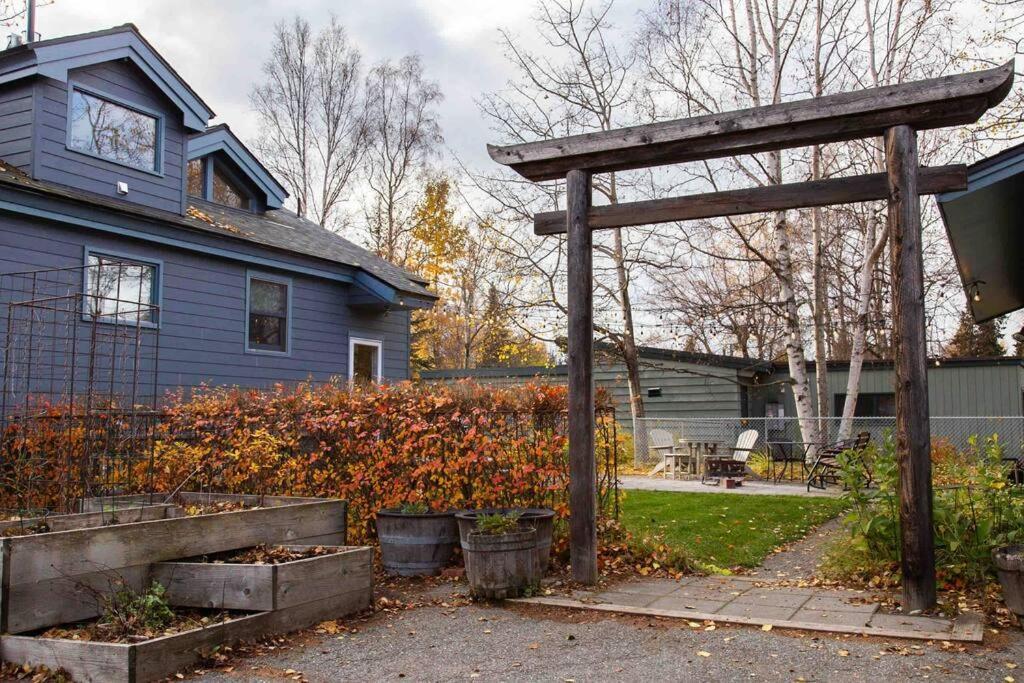 Ferienwohnung Fireweed Gardens In Roger'S Park Anchorage Exterior foto
